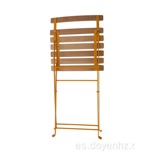 Silla plegable con estructura de acero con tapa de madera